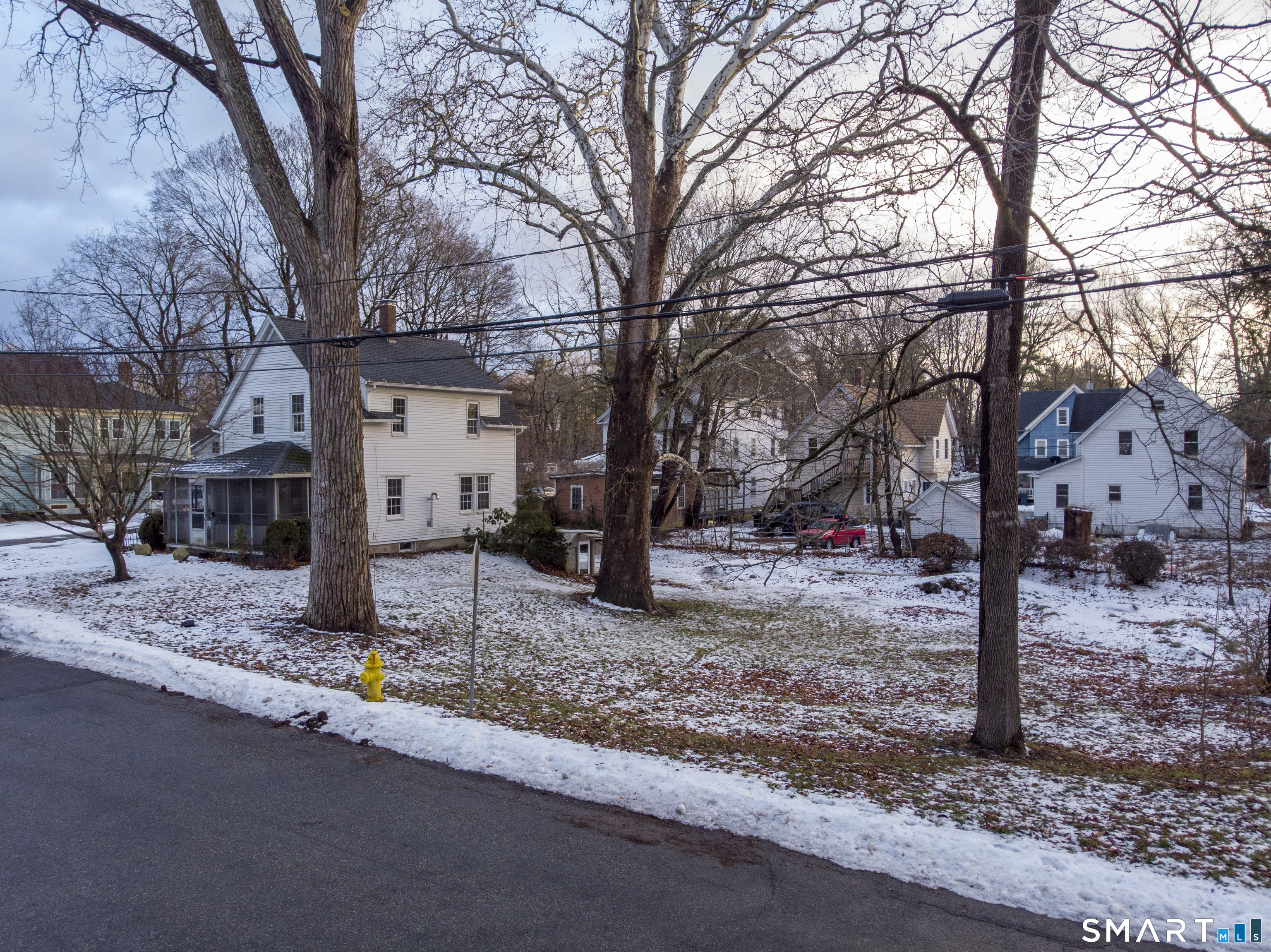 33 Chapman Street Putnam, CT 06260 - Photo 3 of 16