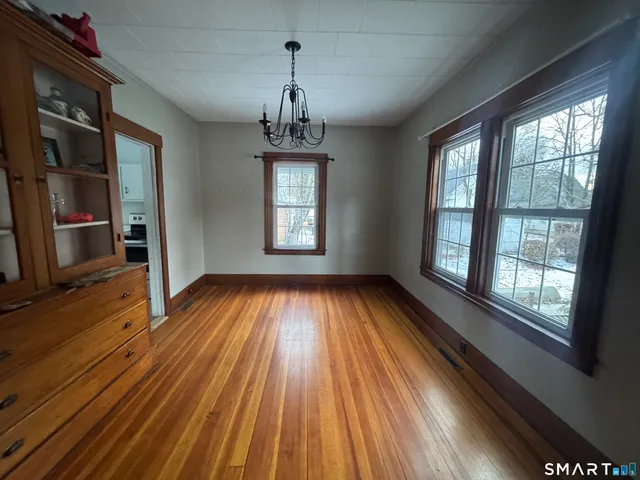 $299,000 | 33 Chapman Street, Putnam, CT 06260