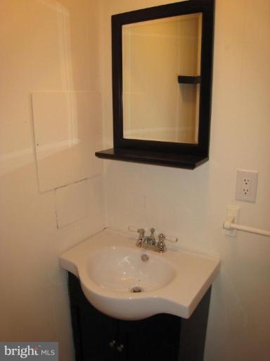 2208 Forest Ridge Road Lutherville-Timonium, MD 21093 - Photo 4 of 30 Bath #4
