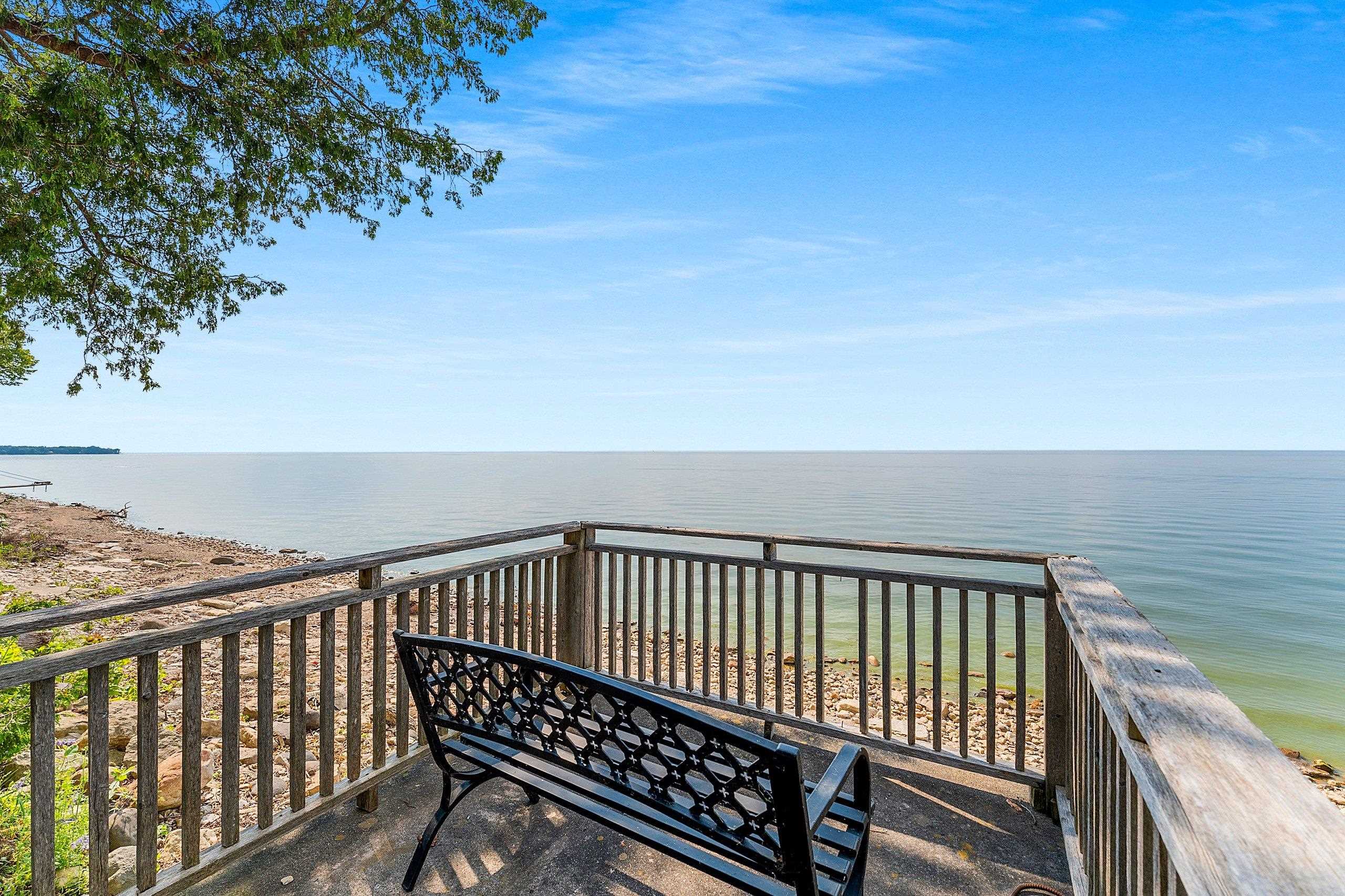 5153 Edgewater Beach Road Green Bay, WI 54311 - Photo 5 of 48