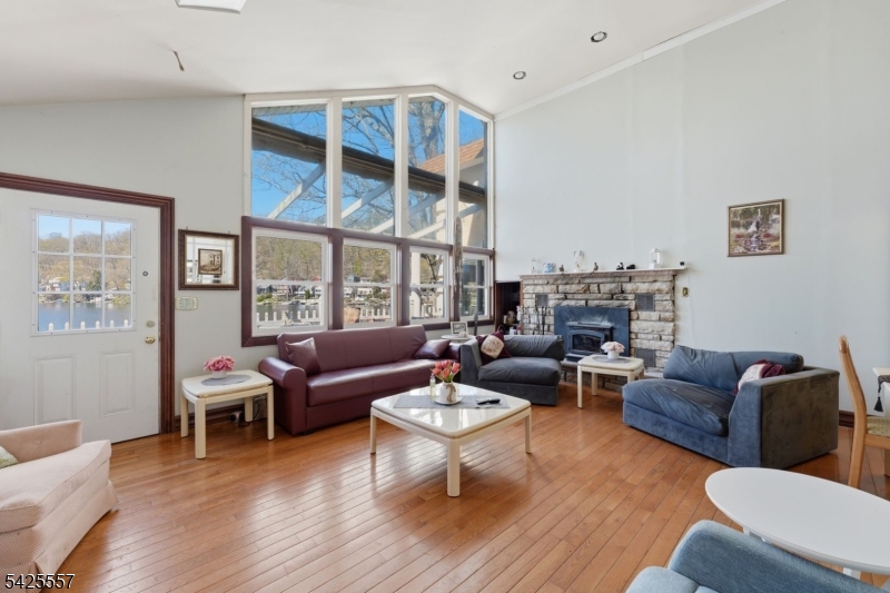 6 Oneida Avenue Hopatcong, NJ 07843 - Photo 13 of 42