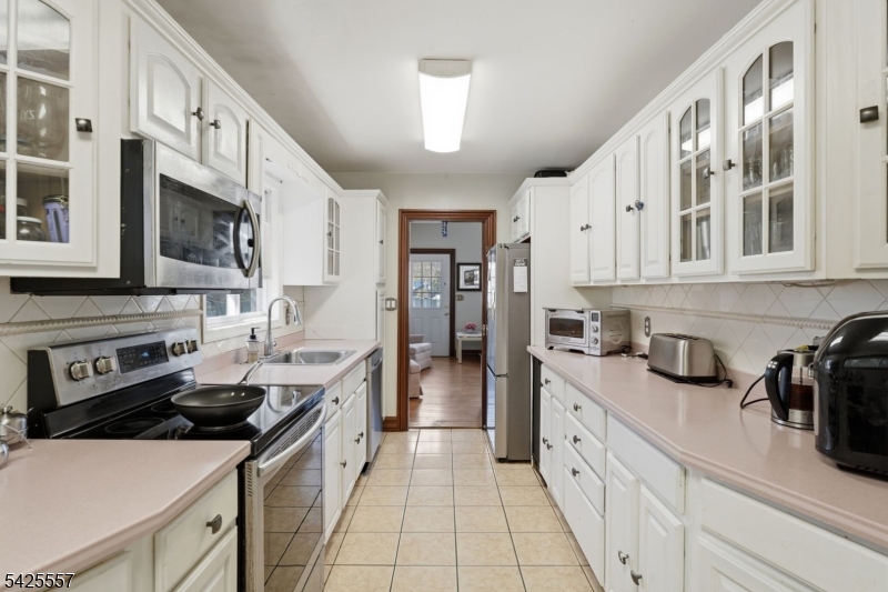 6 Oneida Avenue Hopatcong, NJ 07843 - Photo 17 of 42