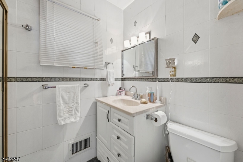 6 Oneida Avenue Hopatcong, NJ 07843 - Photo 19 of 42