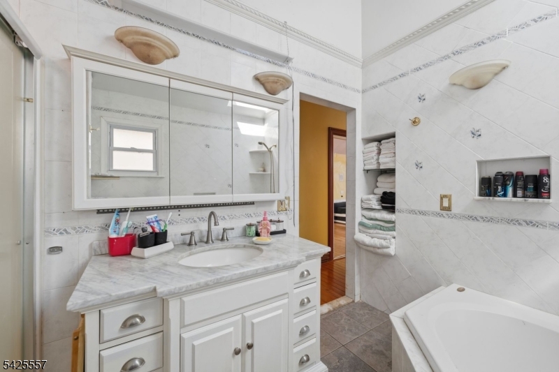 6 Oneida Avenue Hopatcong, NJ 07843 - Photo 24 of 42