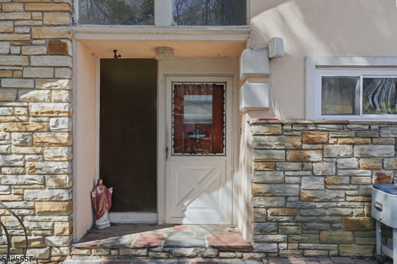 6 Oneida Avenue Hopatcong, NJ 07843 - Photo 8 of 42