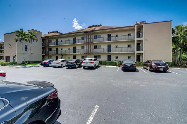 $2,000 | 7940 Northwest 50th Street, Unit 203, Lauderhill, FL 33351