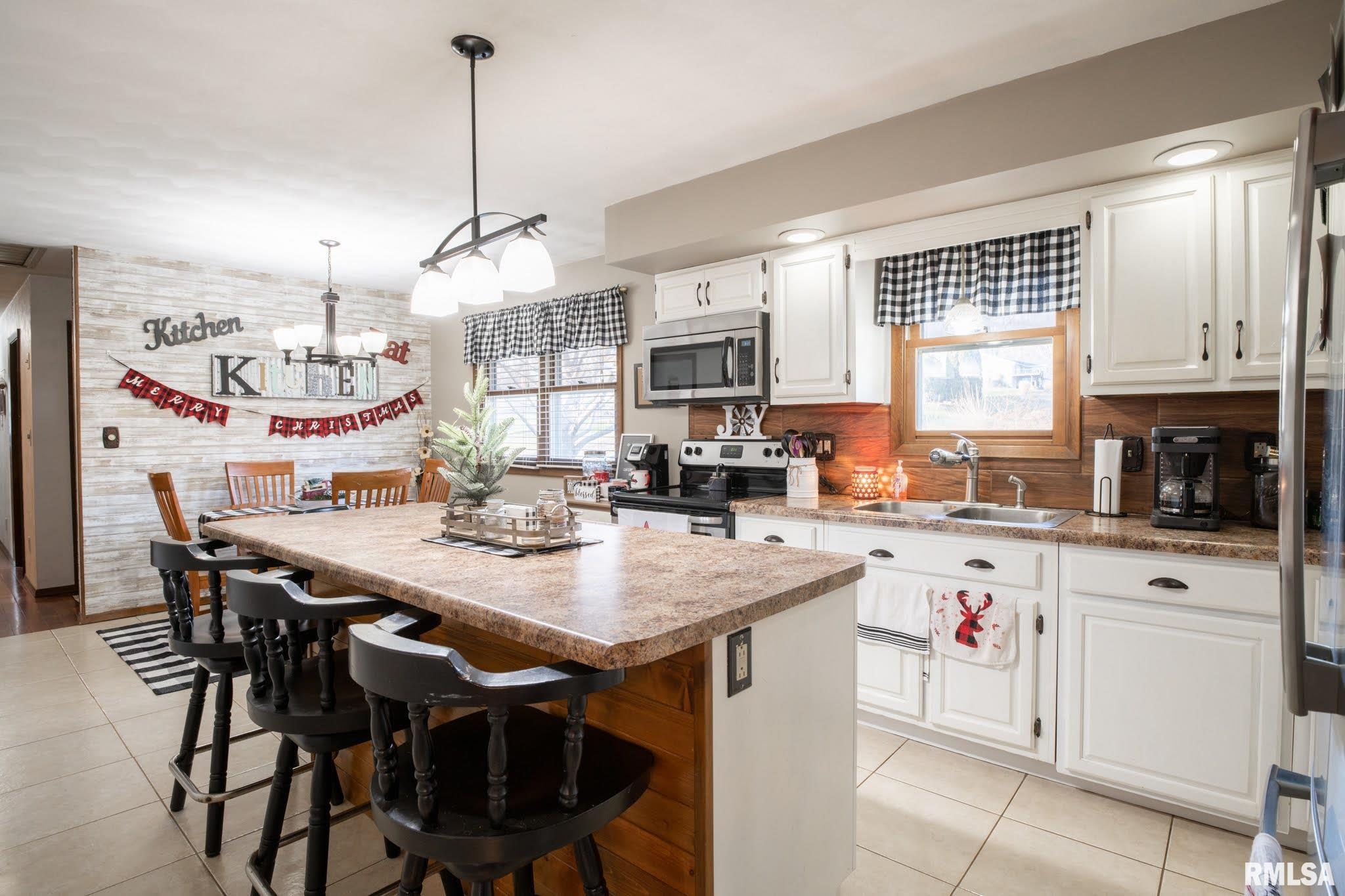 4904 West Chippewa Road Peoria, IL 61607 - Photo 2 of 50 Gallery Image 2