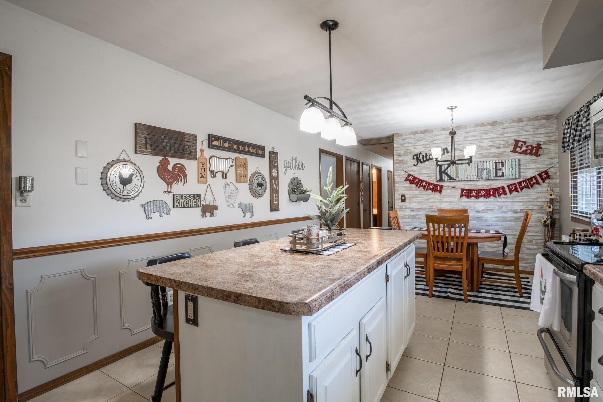 4904 West Chippewa Road Peoria, IL 61607 - Photo 4 of 50 Gallery Image 4
