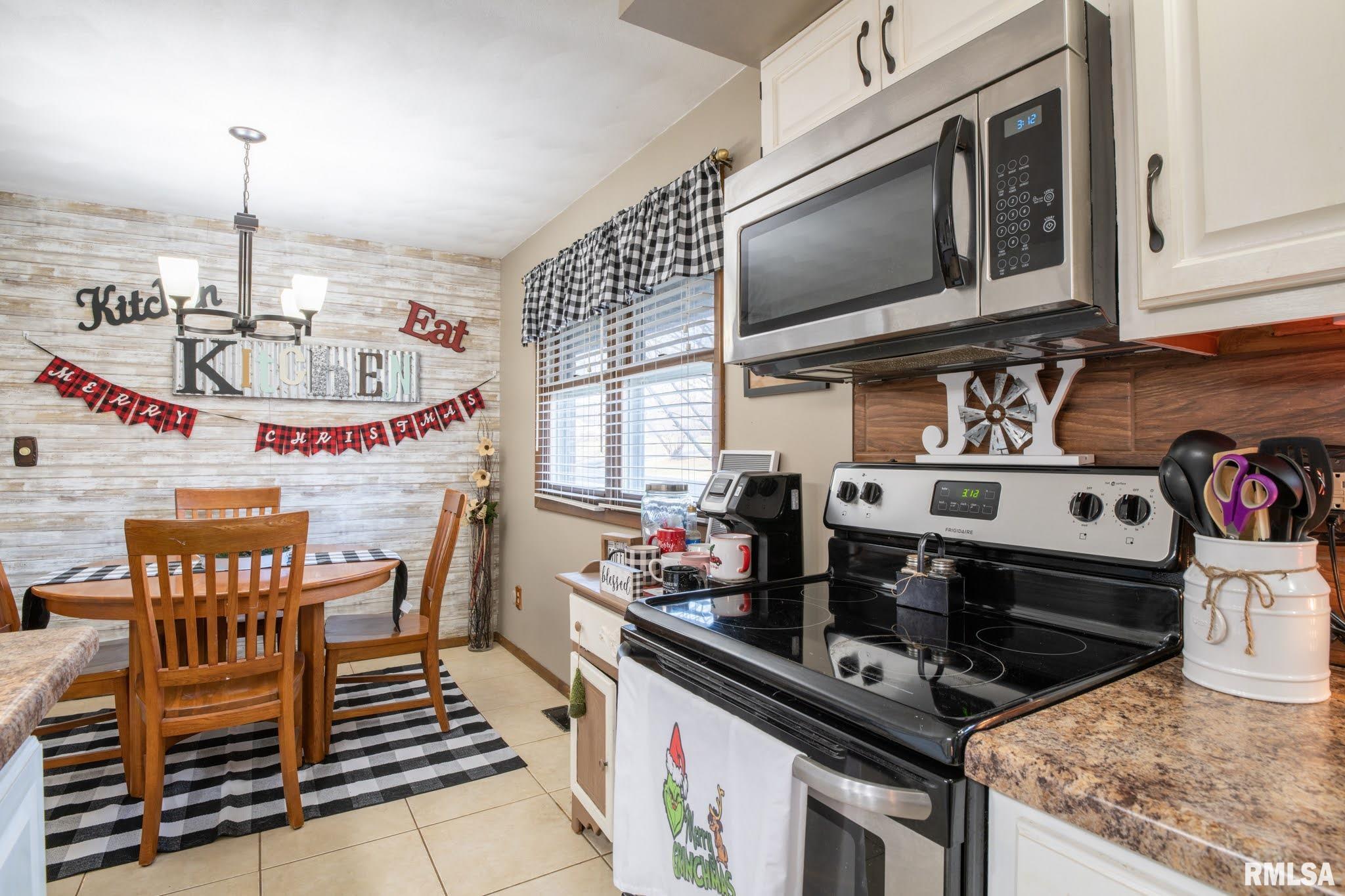 4904 West Chippewa Road Peoria, IL 61607 - Photo 6 of 50 Gallery Image 6