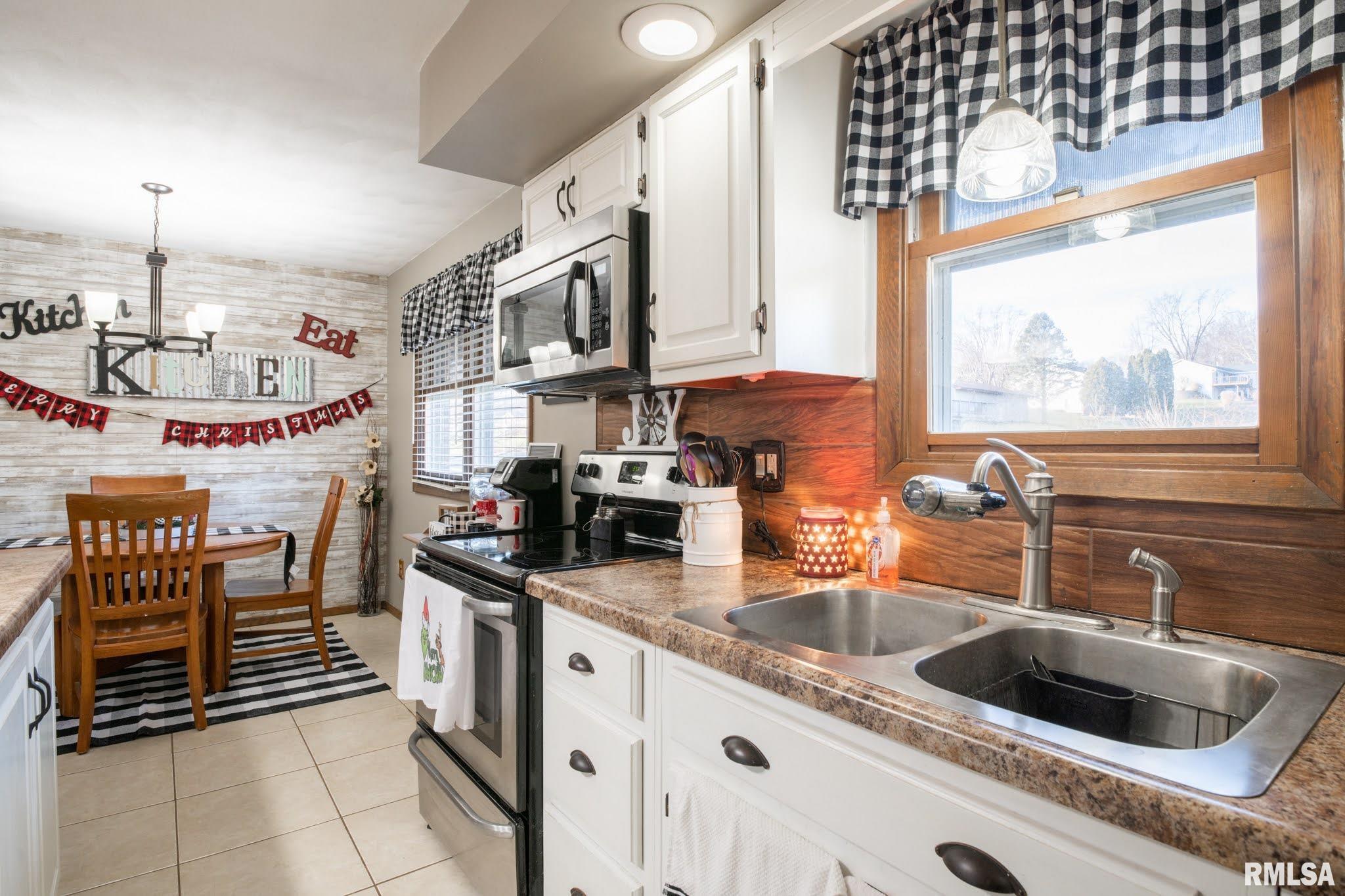 4904 West Chippewa Road Peoria, IL 61607 - Photo 7 of 50 Gallery Image 7