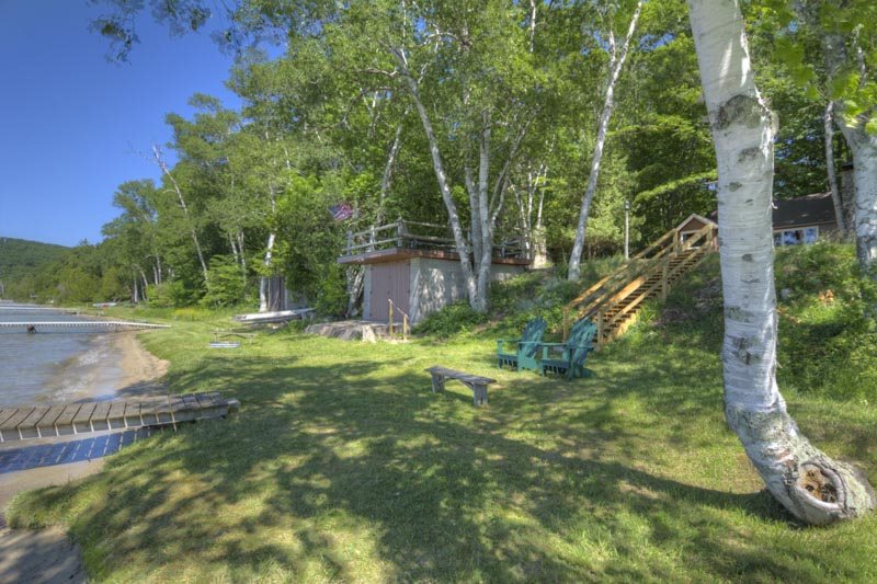 8726 South Dunns Farm Road Maple City, MI 49664 - Photo 17 of 34 1829323-16.JPG