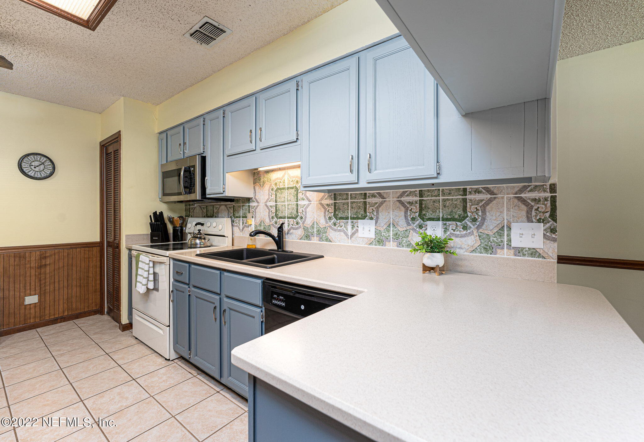 3285 Peeler Road Jacksonville, FL 32277 - Photo 12 of 22 Peeler Kitchen 1