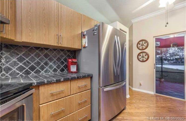 1394 Garden Road Weston, FL 33326 - Photo 5 of 10 Gallery Image 5