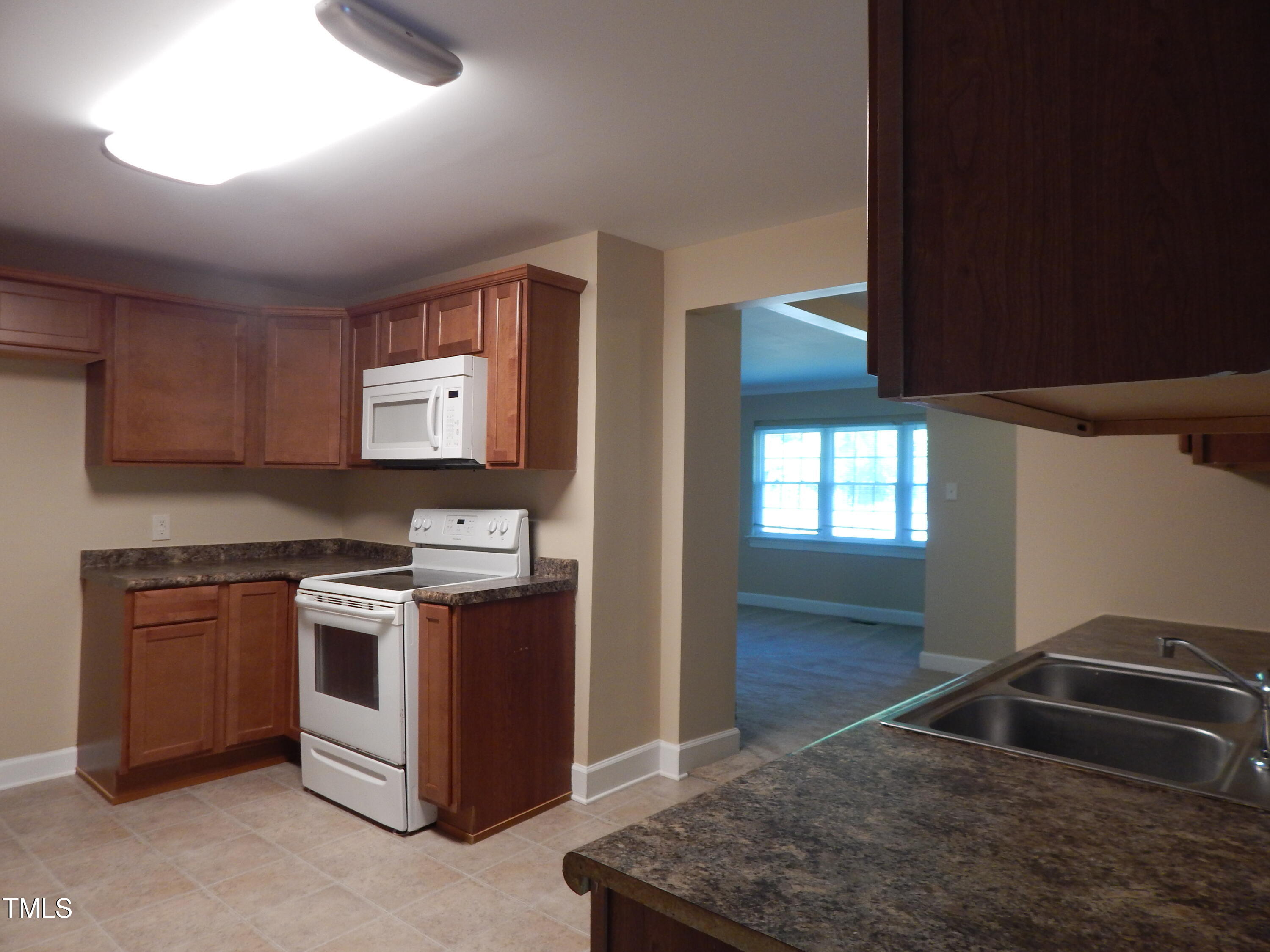 2129 South Roxboro Street Durham, NC 27707 - Photo 13 of 22 DSCN0876