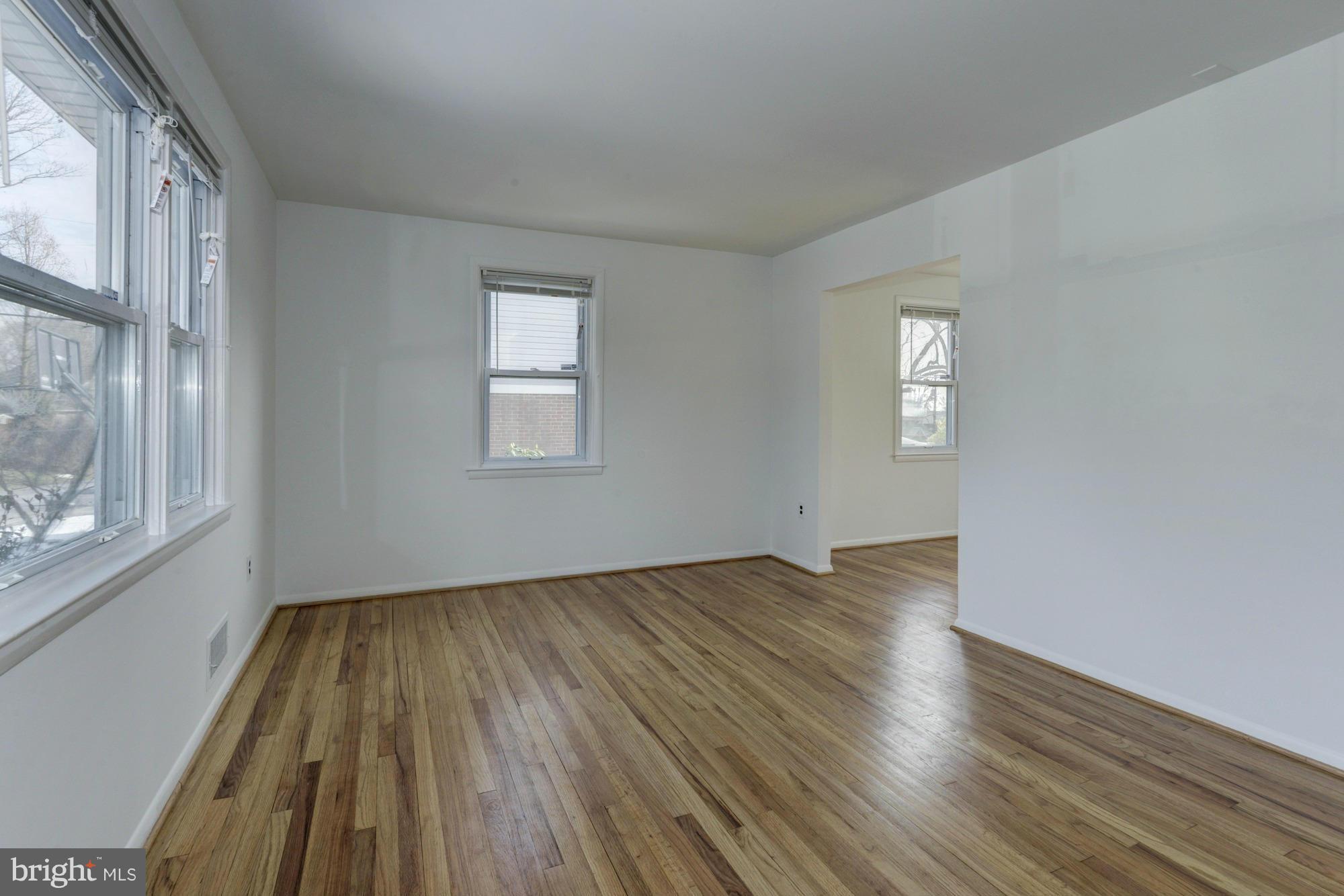 905 Arran Road Baltimore, MD 21239 - Photo 7 of 30 Gorgeous hardwoods