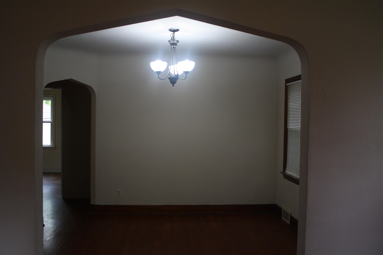 2114 Pierce Street Flint, MI 48503 - Photo 14 of 41