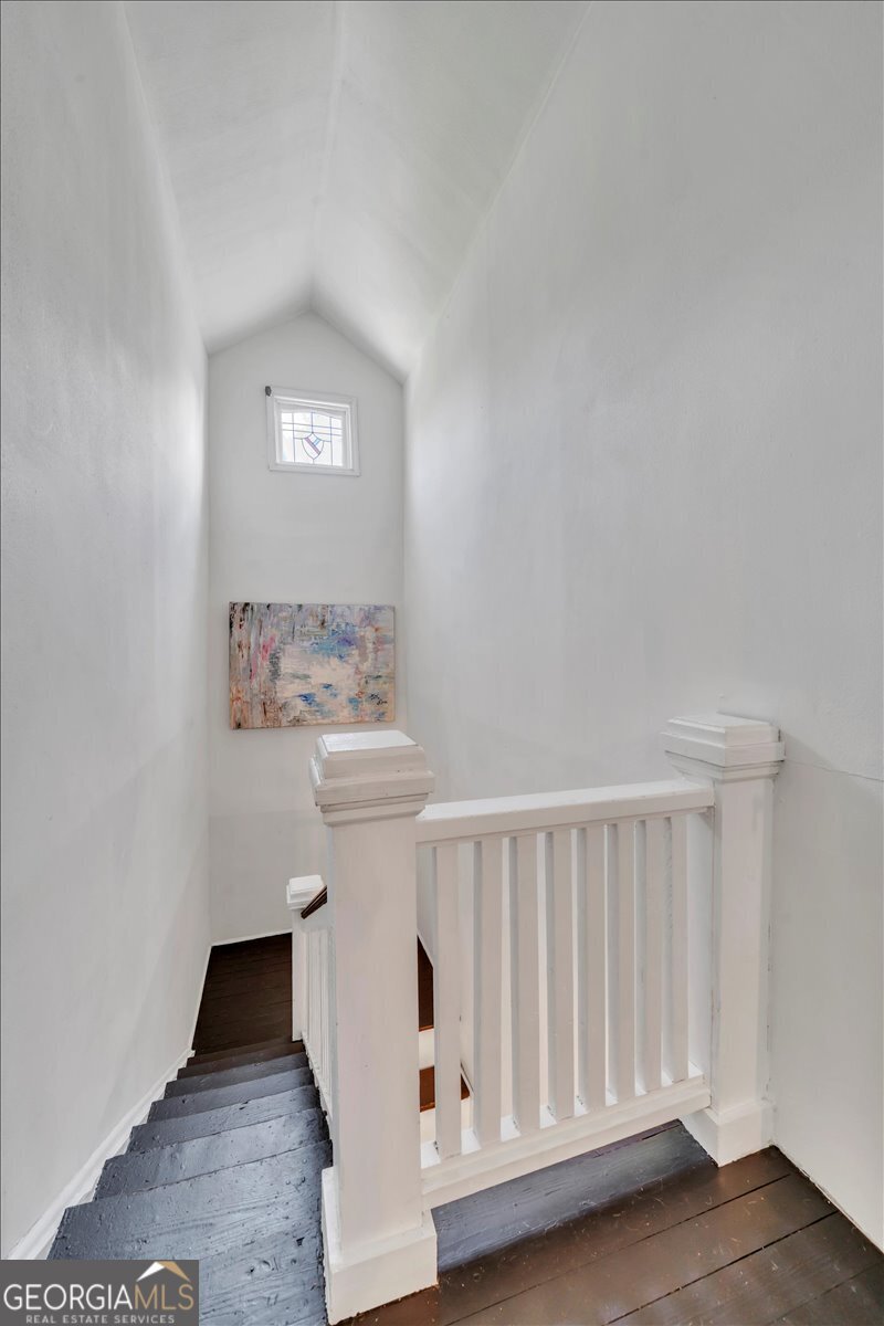 712 Stonewall Street Dublin, GA 31021 - Photo 50 of 65 a view of entryway with bathroom