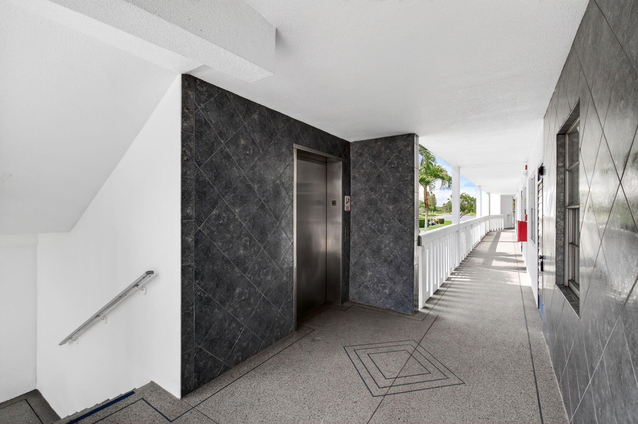 2027 Exeter Boca Raton, FL 33434 - Photo 12 of 100 5-web-or-mls-DSC_7576