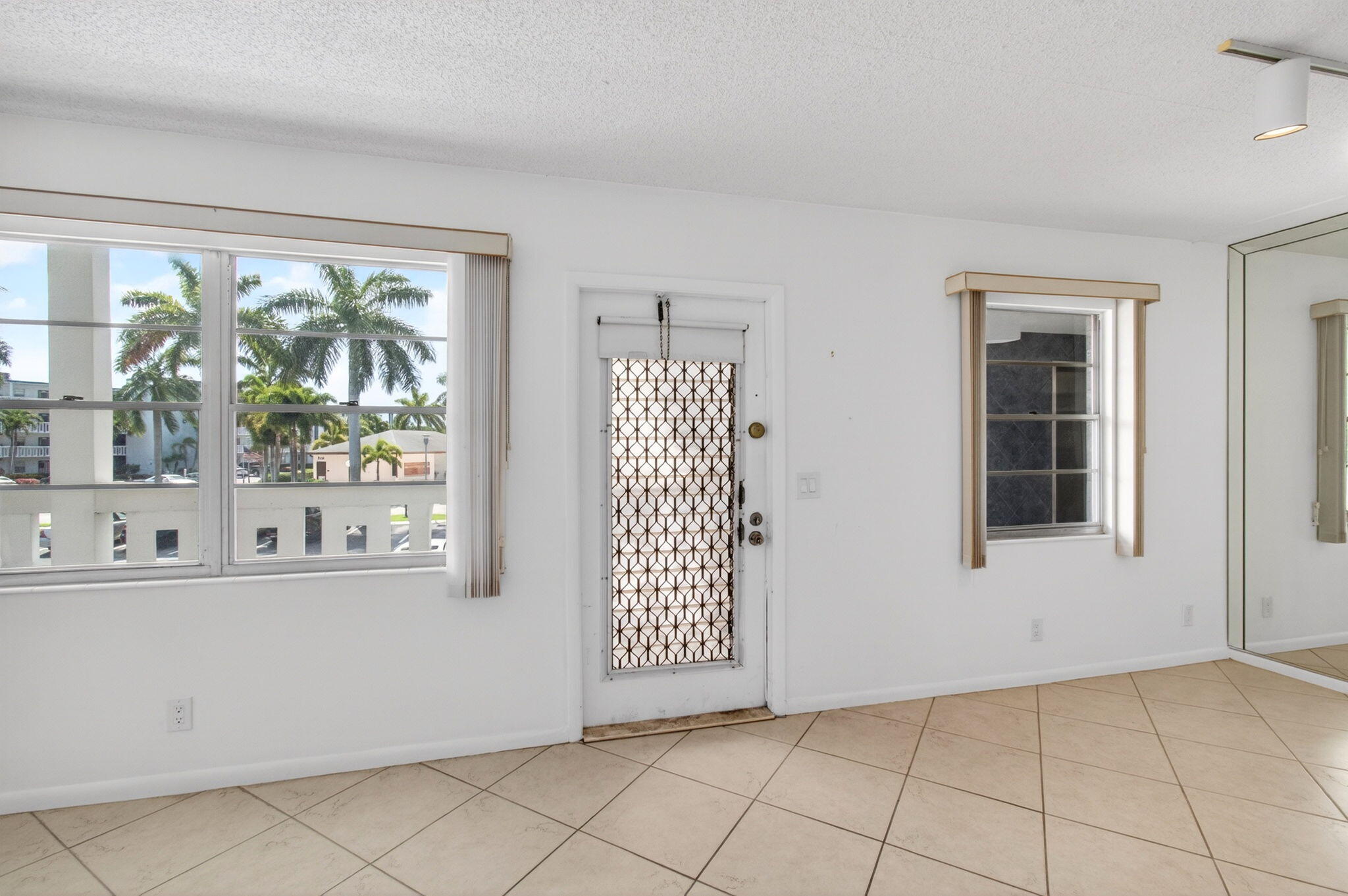 2027 Exeter Boca Raton, FL 33434 - Photo 18 of 100 11-web-or-mls-DSC_7616