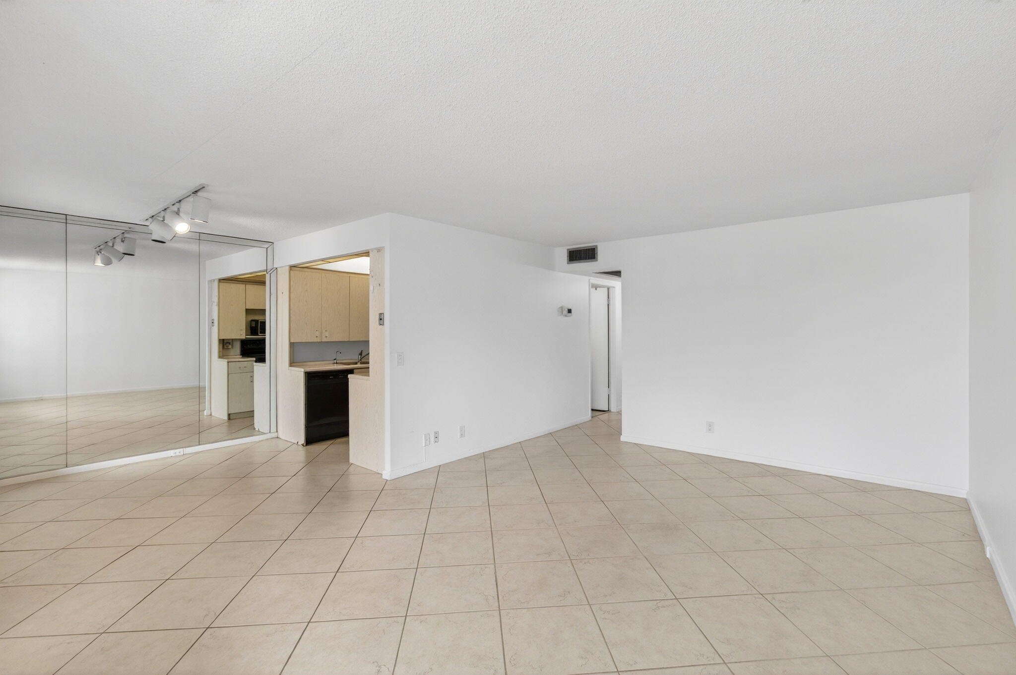 2027 Exeter Boca Raton, FL 33434 - Photo 2 of 100 17-web-or-mls-DSC_7659