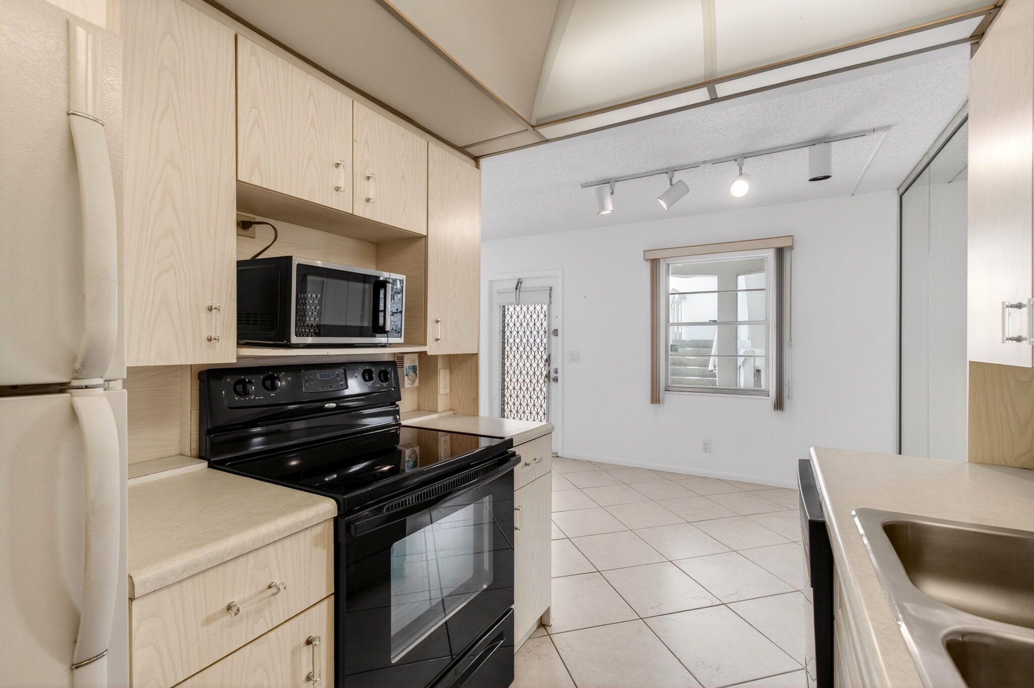 2027 Exeter Boca Raton, FL 33434 - Photo 25 of 100 24-web-or-mls-DSC_7704