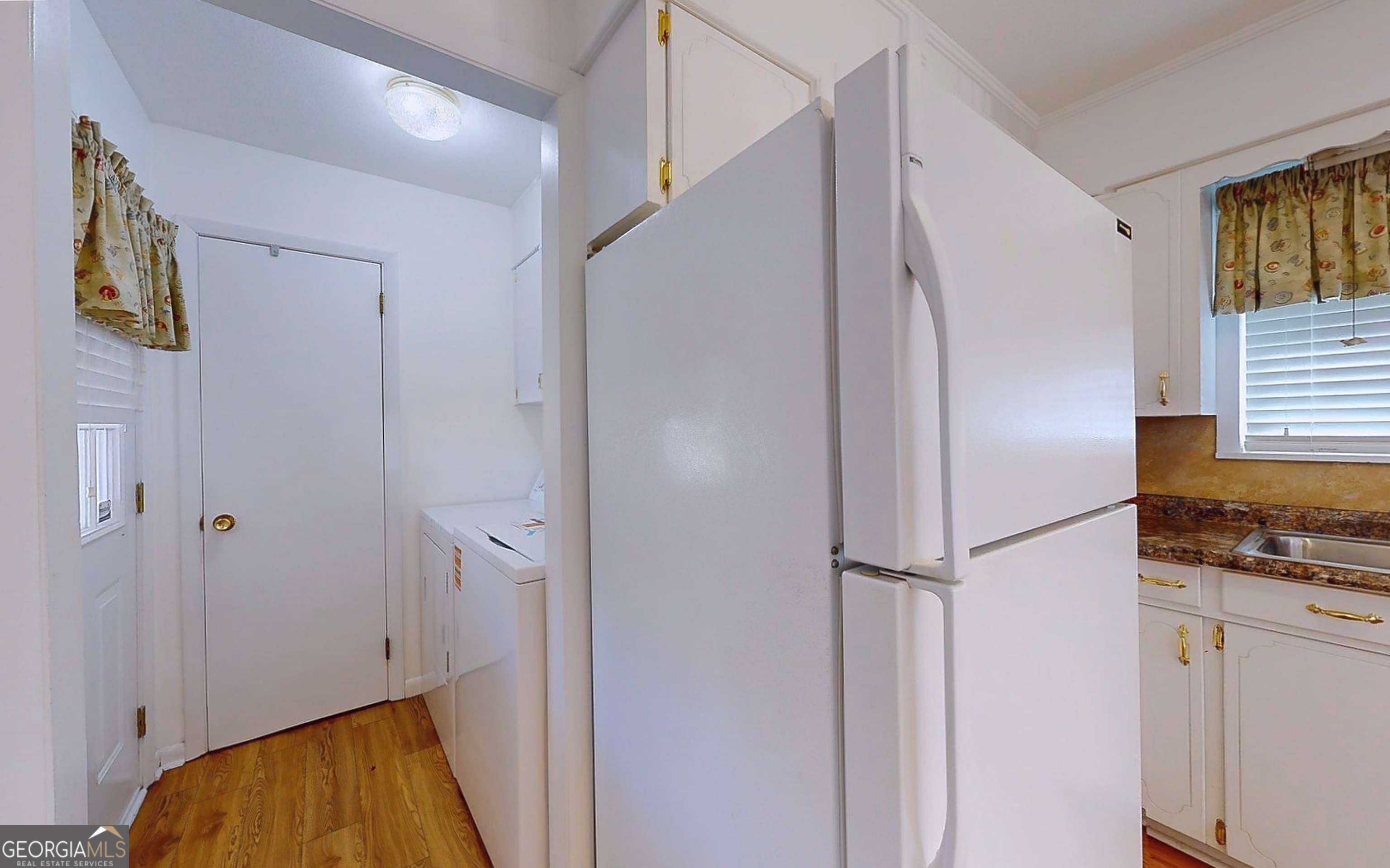 104 Azalea Lane Reidsville, GA 30453 - Photo 10 of 50 a view of walk in closet
