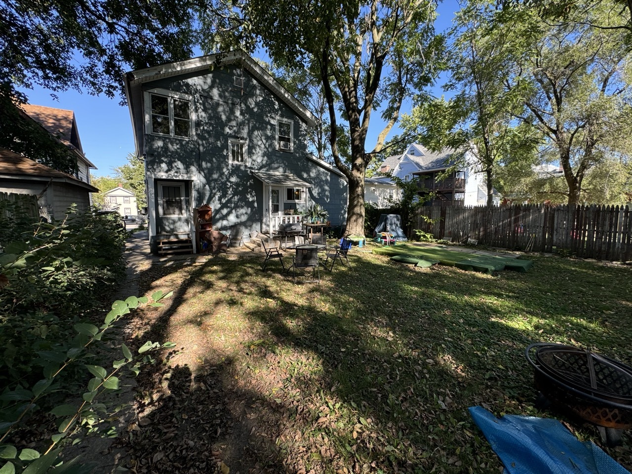 159 North 4th Street, Unit 3 Aurora, IL 60505 - Photo 12 of 12 a backyard of a house with lots of green space