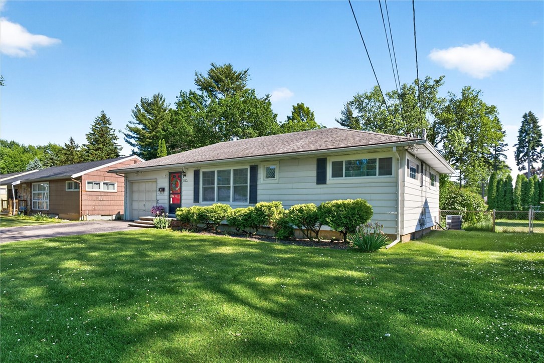 213 Ransford Avenue Irondequoit, NY 14622 - Photo 3 of 40