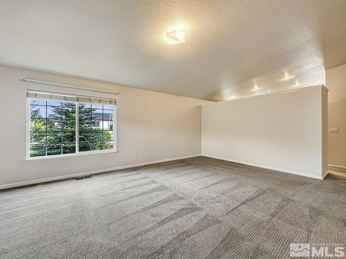 18358 Vineyard Court Reno, NV 89508 - Photo 7 of 25 Photo 7