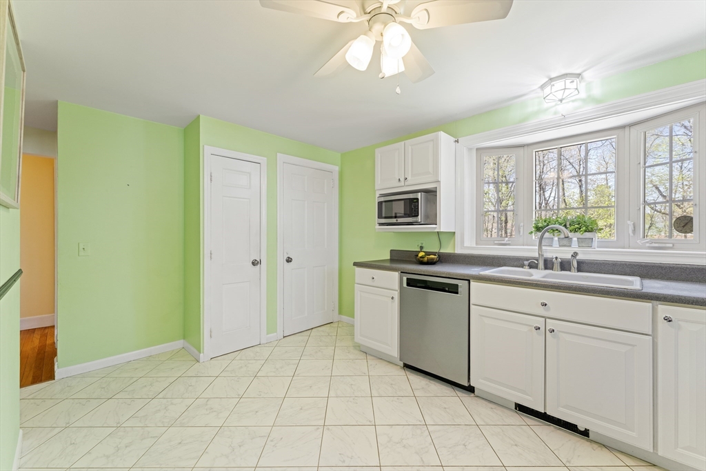 33 Hapgood Road Worcester, MA 01609 - Photo 13 of 39