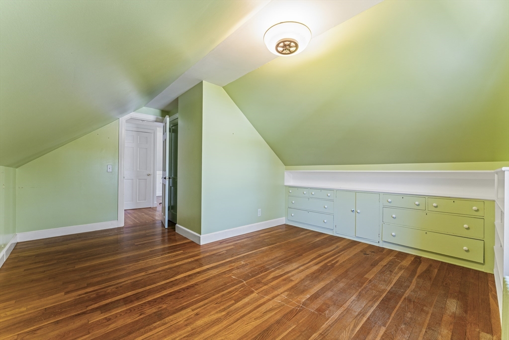 33 Hapgood Road Worcester, MA 01609 - Photo 26 of 39