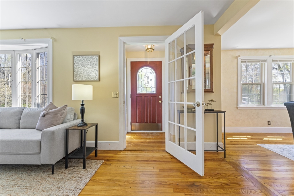 33 Hapgood Road Worcester, MA 01609 - Photo 7 of 39