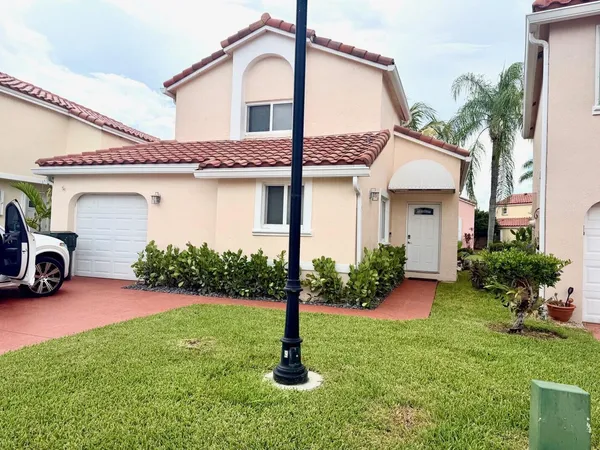 $674,900 | 1058 Southeast 6th Court, Dania Beach, FL 33004