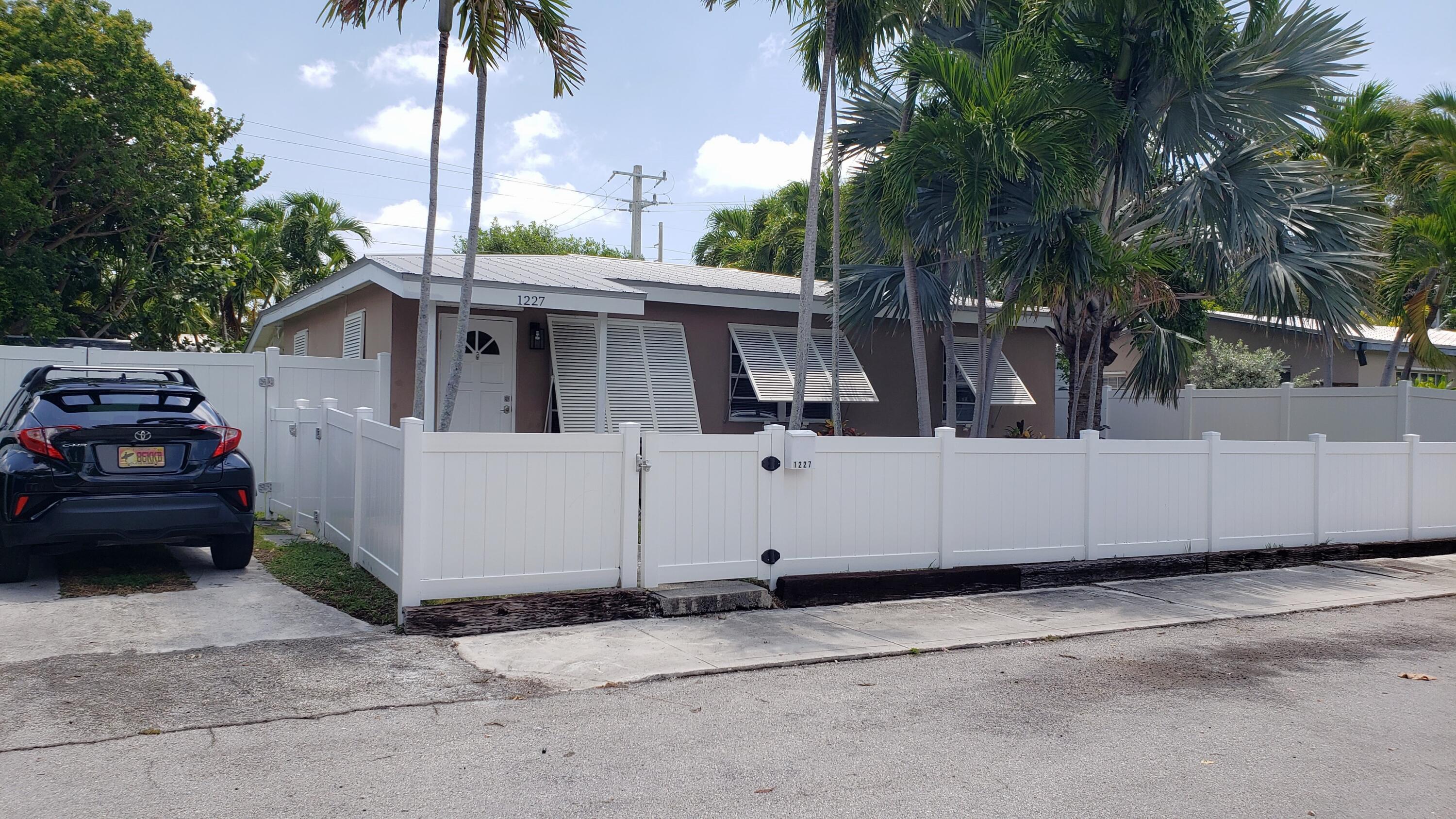 1227 20th Key Key West, FL 33040 - Photo 1 of 28 20230813_123407