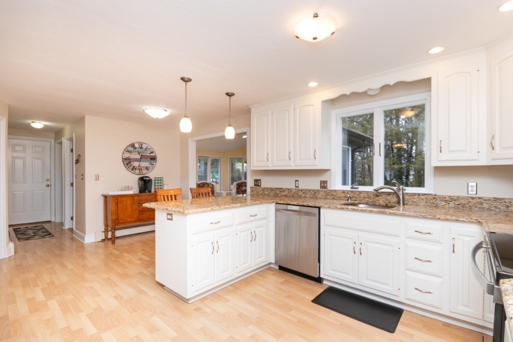 4 Arrowhead Road Walpole, MA 02081 - Photo 11 of 36 Gallery Image 11