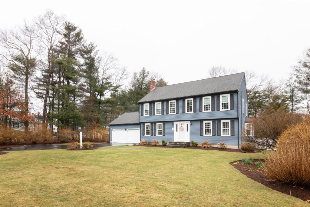 4 Arrowhead Road Walpole, MA 02081 - Photo 2 of 36 Gallery Image 2