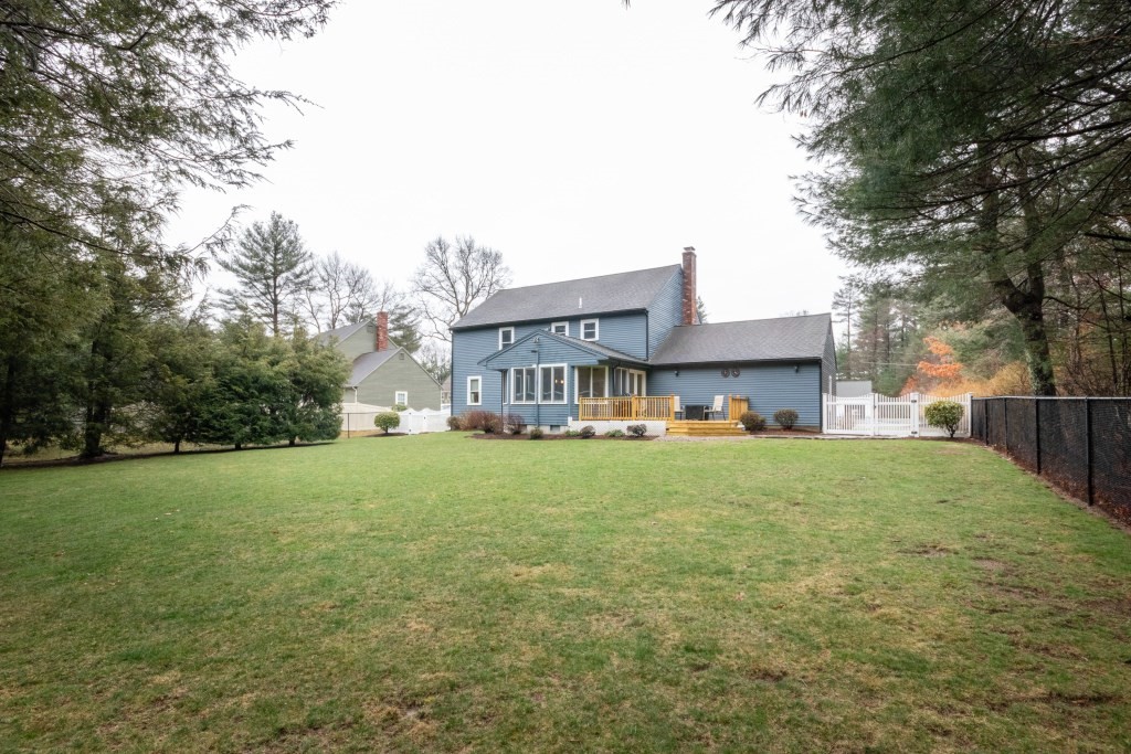 4 Arrowhead Road Walpole, MA 02081 - Photo 3 of 36 Gallery Image 3