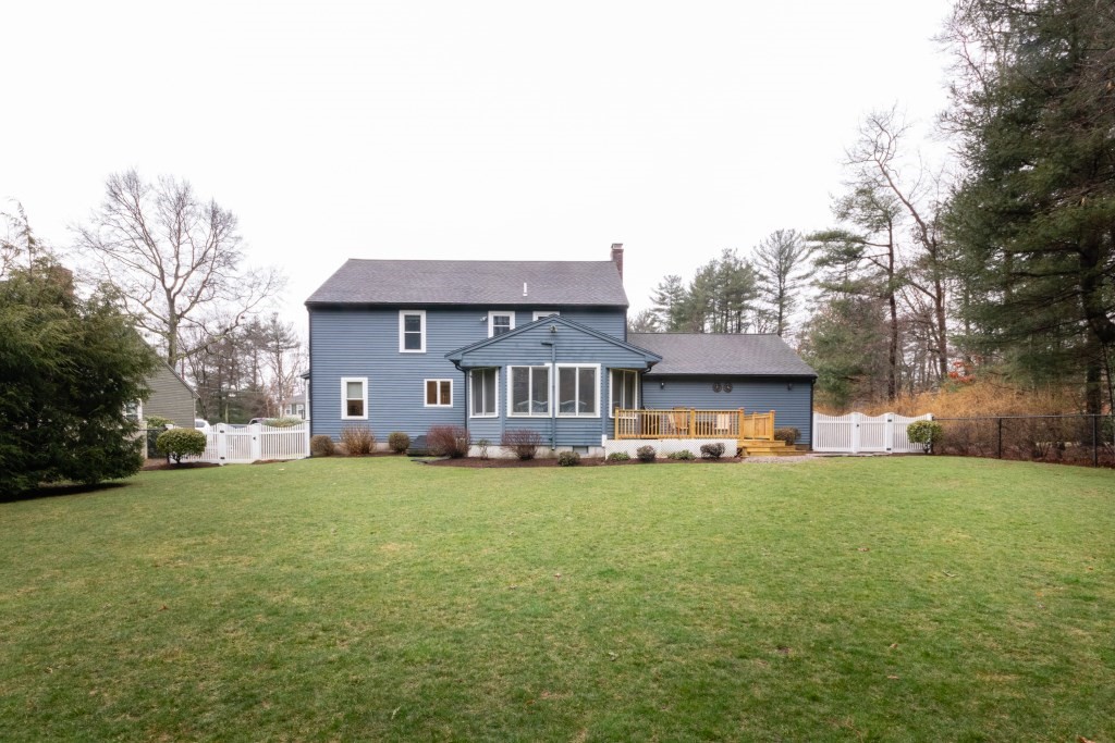 4 Arrowhead Road Walpole, MA 02081 - Photo 4 of 36 Gallery Image 4