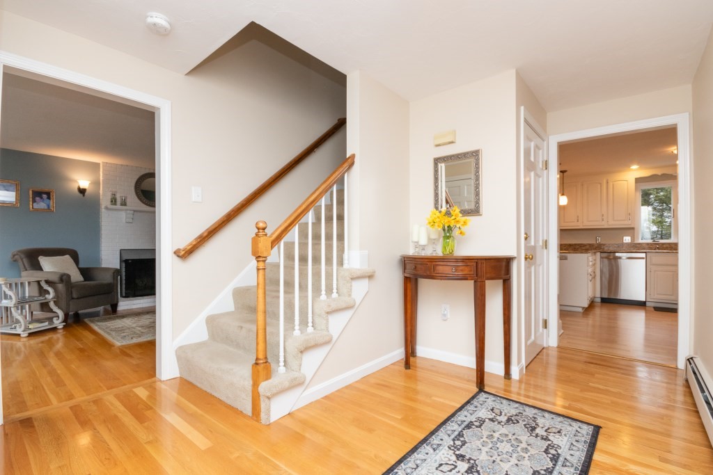 4 Arrowhead Road Walpole, MA 02081 - Photo 5 of 36 Gallery Image 5