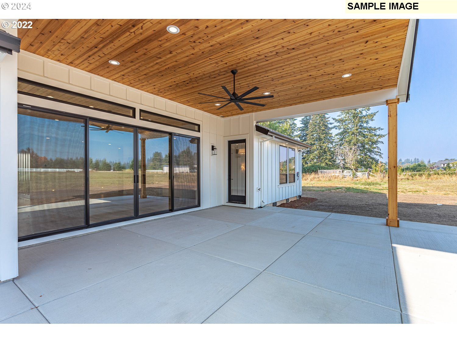 23322 Southeast Bohna Park Road Damascus, OR 97089 - Photo 22 of 40 a view of a porch
