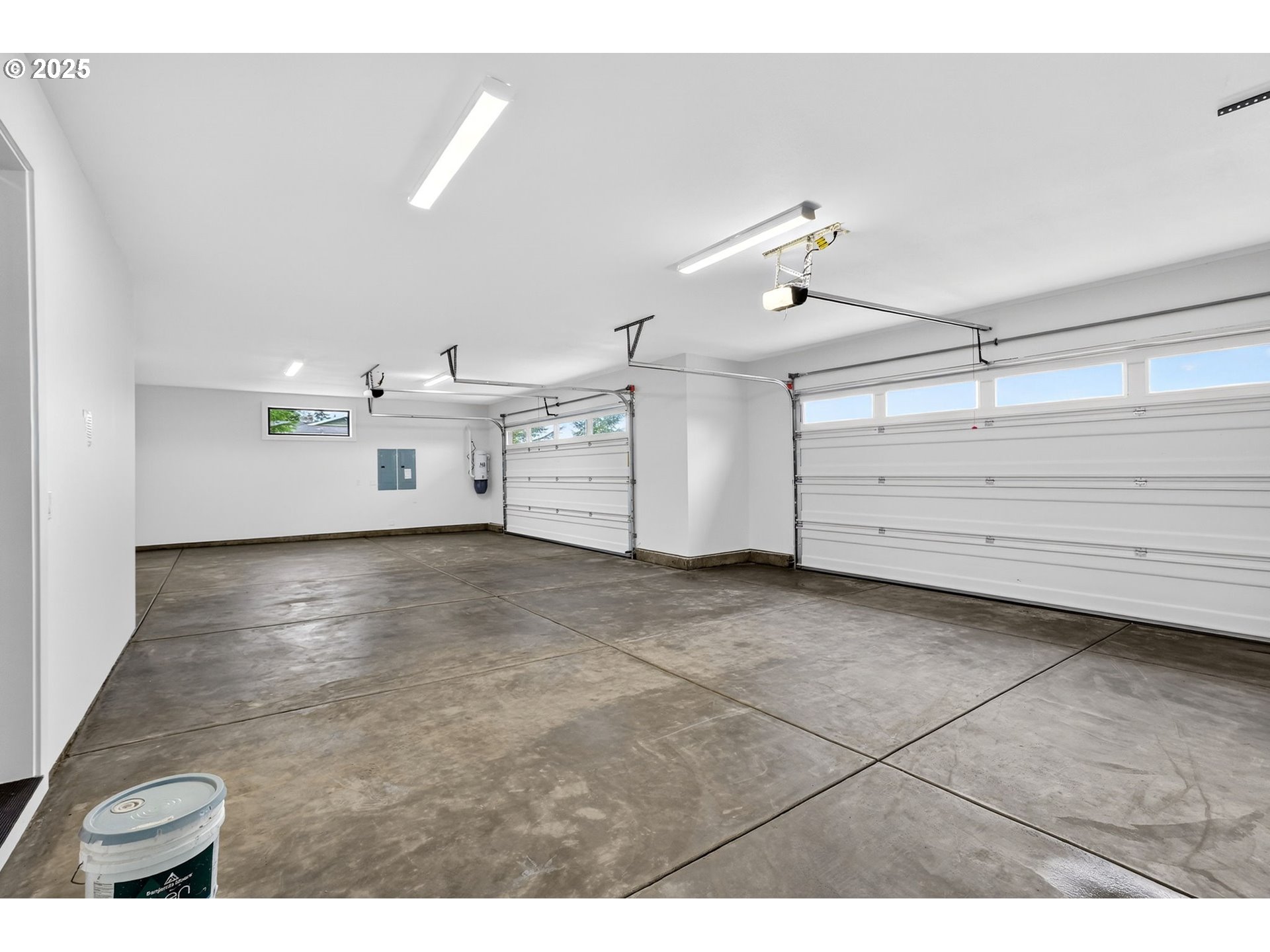23322 Southeast Bohna Park Road Damascus, OR 97089 - Photo 38 of 40 a view of a ceiling fan