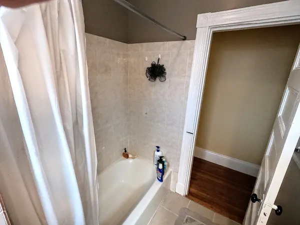 $4,500 | 90 Fisher Avenue, Unit 3, Boston, MA 02120