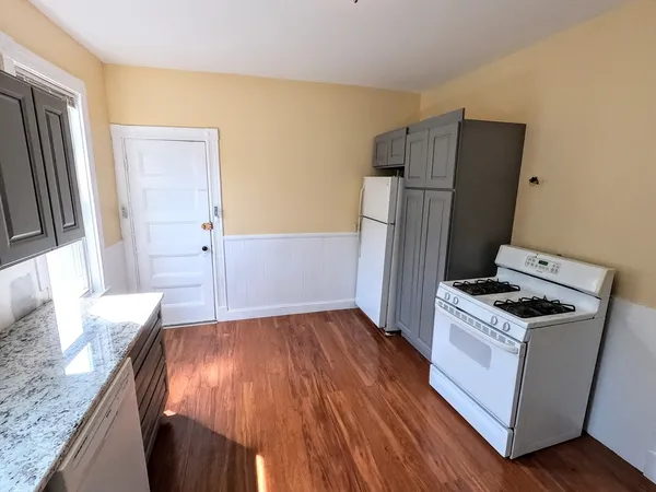 $4,500 | 90 Fisher Avenue, Unit 3, Boston, MA 02120