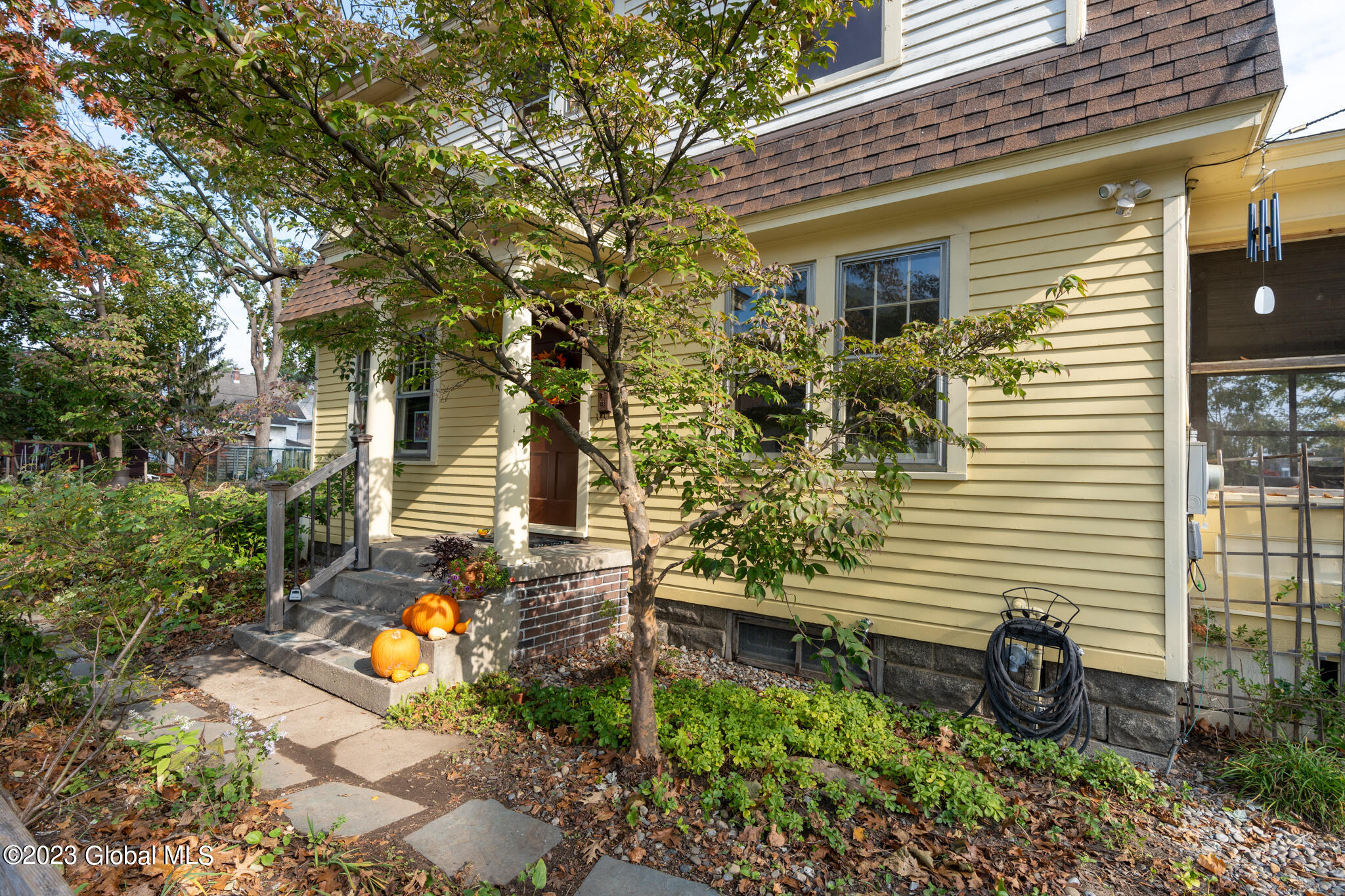 1017 Phoenix Avenue Schenectady, NY 12308 - Photo 3 of 60 008-1017-Phoenix-Ave