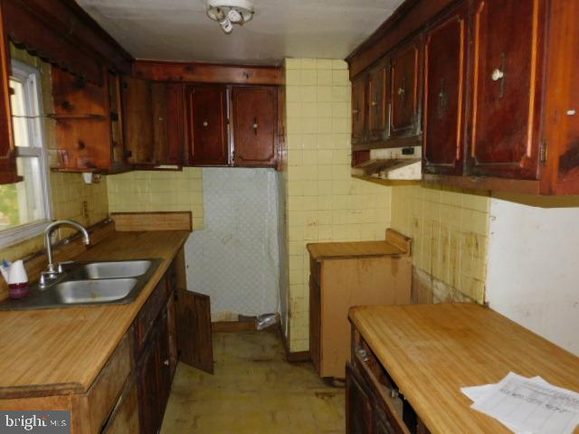 10925 Mahlon Price Road Deal Island, MD 21821 - Photo 4 of 15 Kitchen