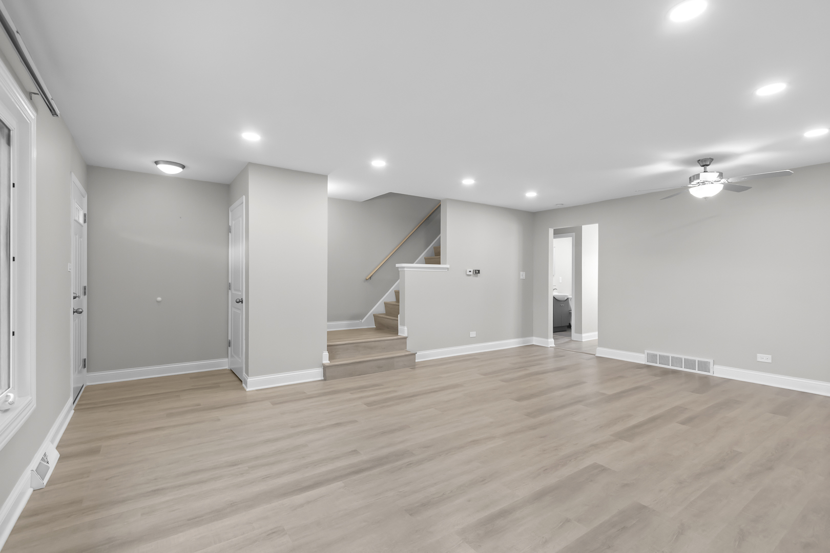 310 South Maple Street Mount Prospect, IL 60056 - Photo 3 of 19 Gallery Image 3