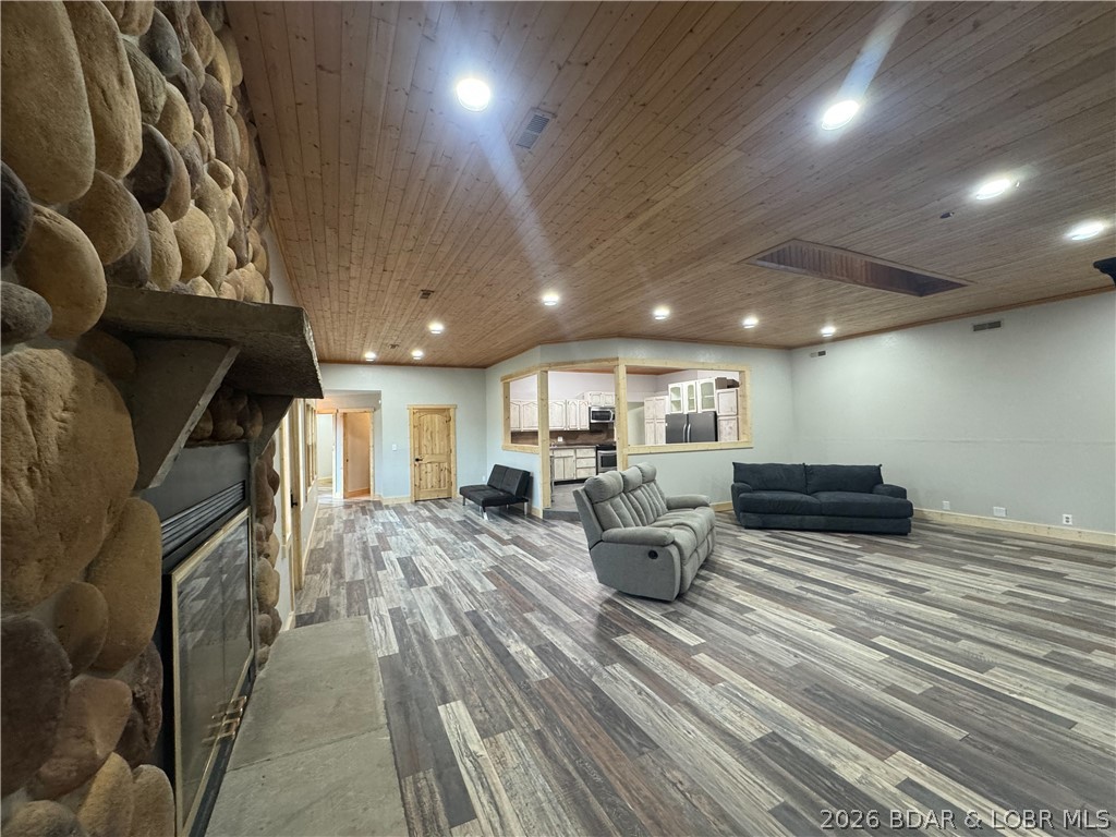 19655 Inlet Road Versailles, MO 65084 - Photo 5 of 58 Gallery Image 5