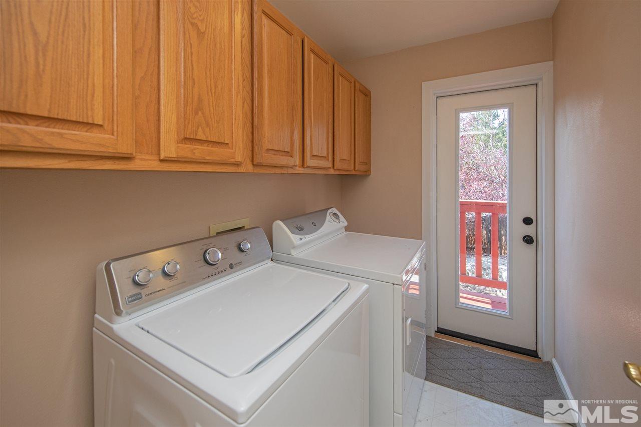 2259 Ridgeview Drive Reno, NV 89519 - Photo 27 of 39 a utility room with dryer and washer