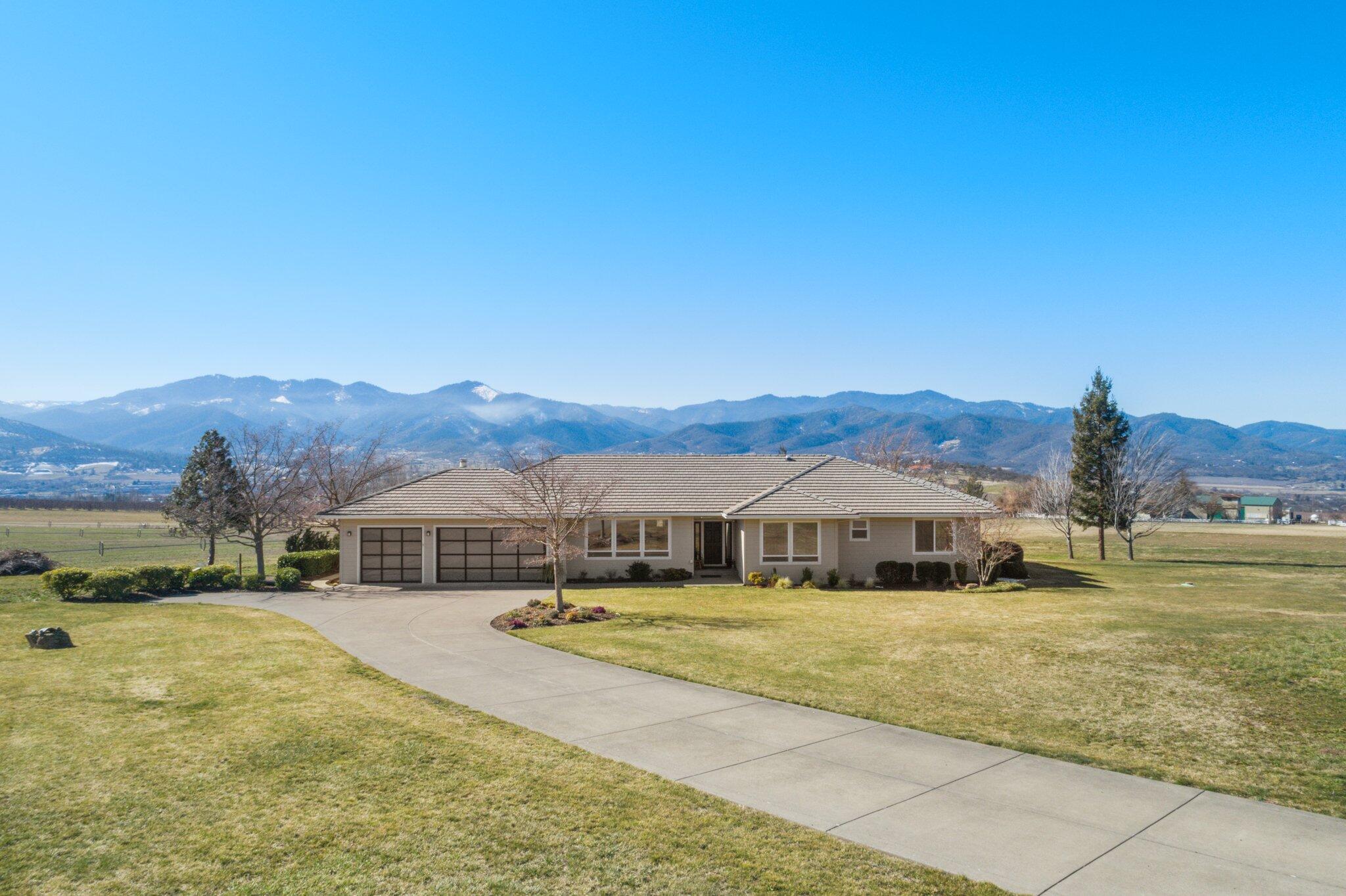 5710 Amerman Road Ashland, OR 97520 - Photo 5 of 76 5-web-or-mls-DJI_0016