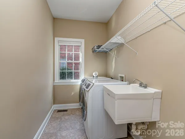 $965,000 | 614 Ashgrove Lane, Charlotte, NC 28270